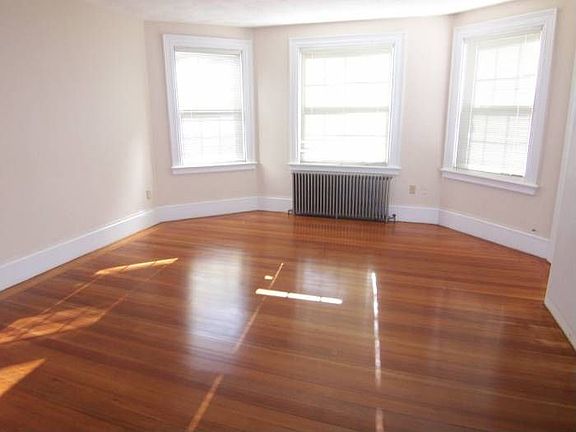 LIVING / DINNING AREA