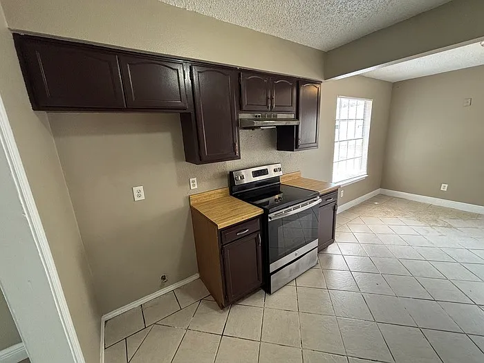 1318 E Pine Ave — Photo 8
