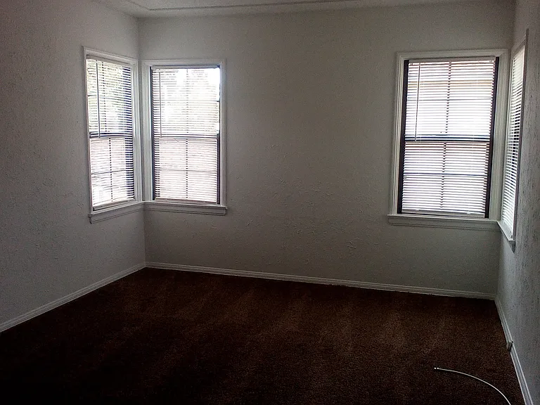 5327 1/2 E Carson St — Photo 13