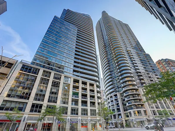 21 Carlton St, Toronto, ON
