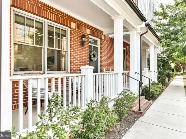 915 Parker Gray School Way, Alexandria, VA 22314