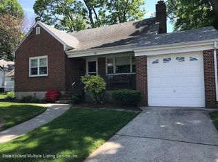 16 E Raleigh Ave, Staten Island, NY 10310