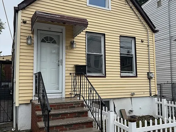 11 Tichenor Ter, Irvington, NJ 07111