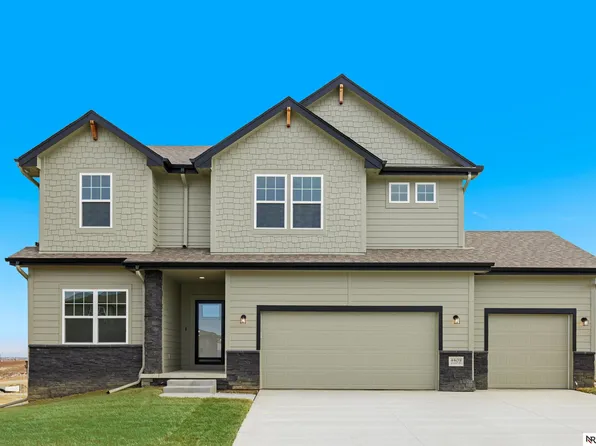 4506 S 212th St, Elkhorn, NE 68022