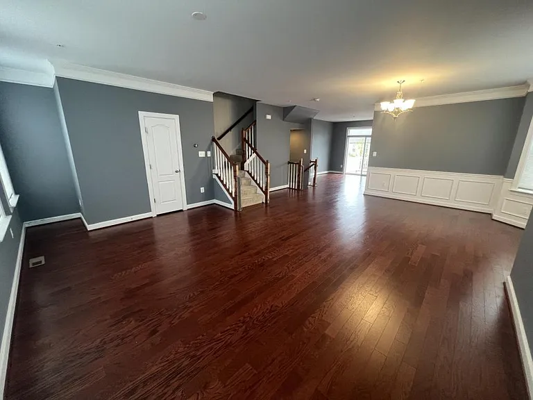 2101 Saint Josephs Dr — Photo 3