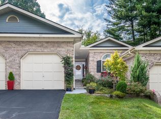 921 Kanuga Rd, Hendersonville, NC 28739