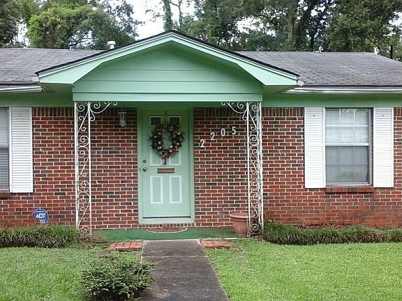 Welcome Home to 2205 Roberta Dr