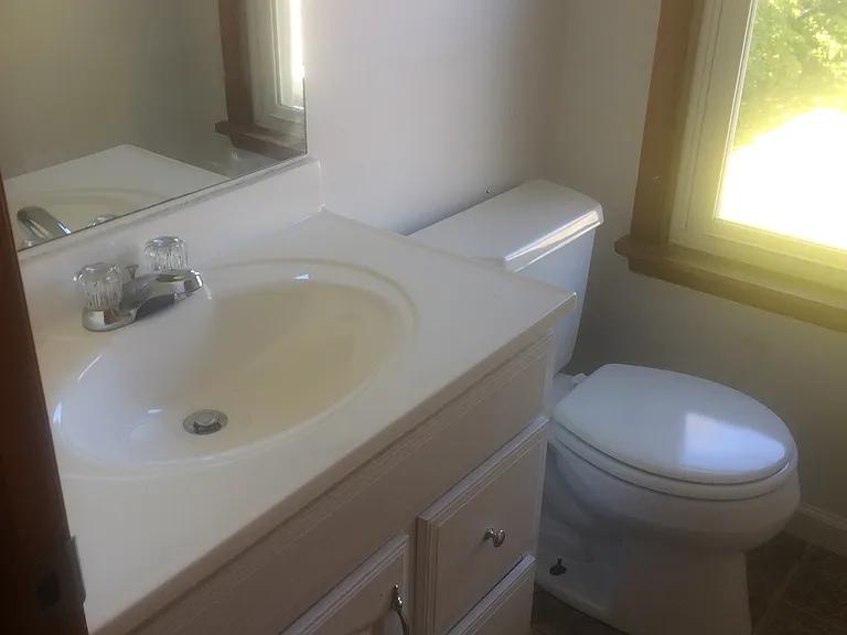 1/2 BATH