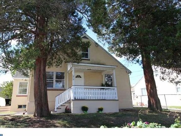 3rd image of 812 Montgomery Ave