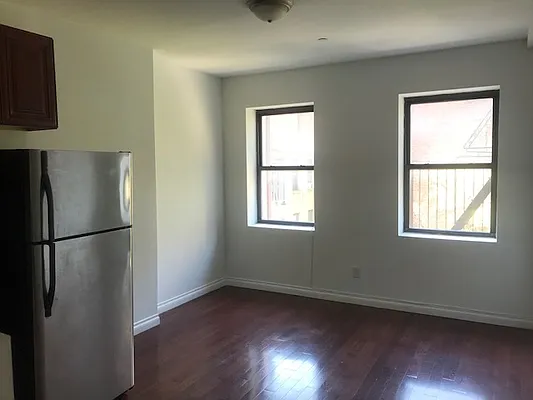 Rented by Salon Realty Corp | media 16