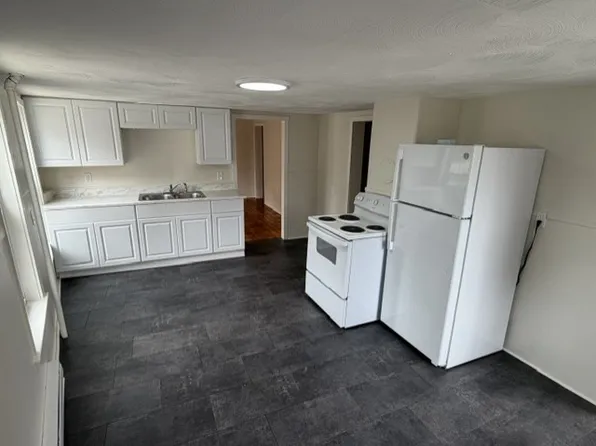 4 Pearl St #4, Fitchburg, MA 01420