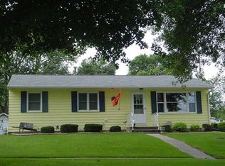 531 East St, Grinnell, IA 50112