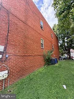 4th image of 8907 Alton St