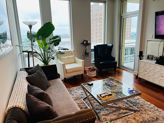 4th image of 1400 S Michigan Ave APT 1702