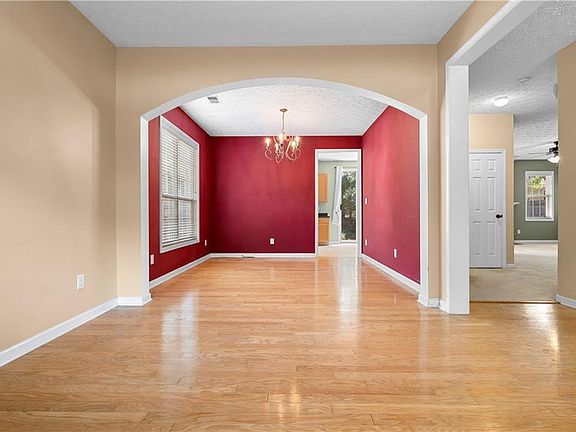 5th image of 224 Copperbend Dr