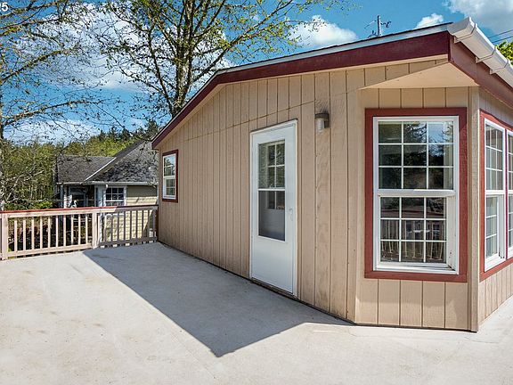 4th image of 3580 NE Reef Dr