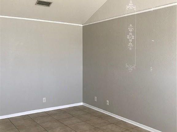 3rd image of 1401 Windward Dr #A