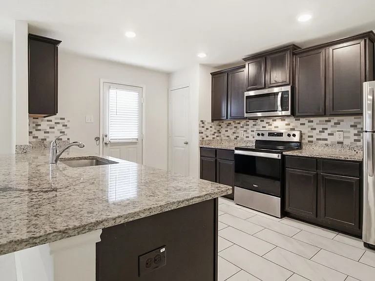 11848 Davalos Ln — Photo 6