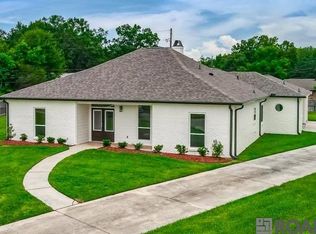 4607 Chapeau Dr, Baker, LA 70714