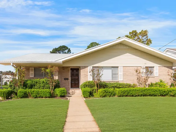 809 W 3rd St, Cypremort Pt, LA 70538