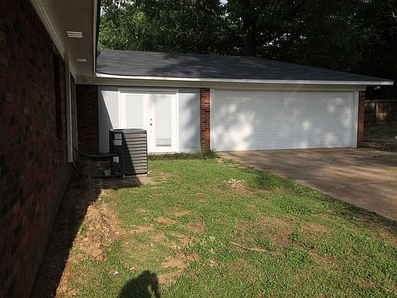4th image of 1423 Sleepy Hollow Dr