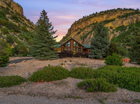 2229 S Chekshani Clf, New Harmony, UT 84757