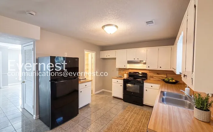 2 bed, 2.0 bath, 1072 sqft, $1,195 — Photo 4