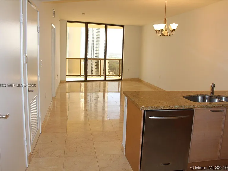 16275 Collins Ave — Photo 4