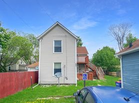 817 3rd St NW, Grand Rapids, MI