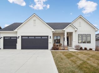 16109 Goodman Ct, Urbandale, IA 50323