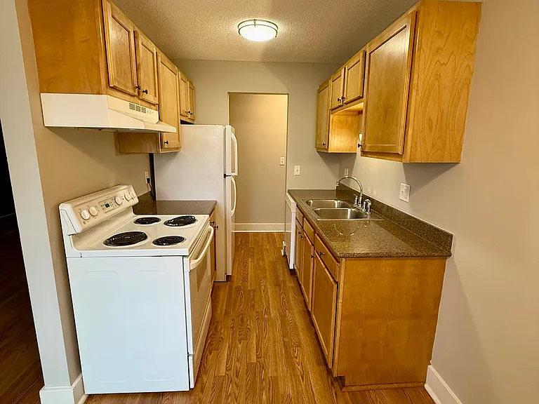Edgerton Highlands Apartments — Photo 41