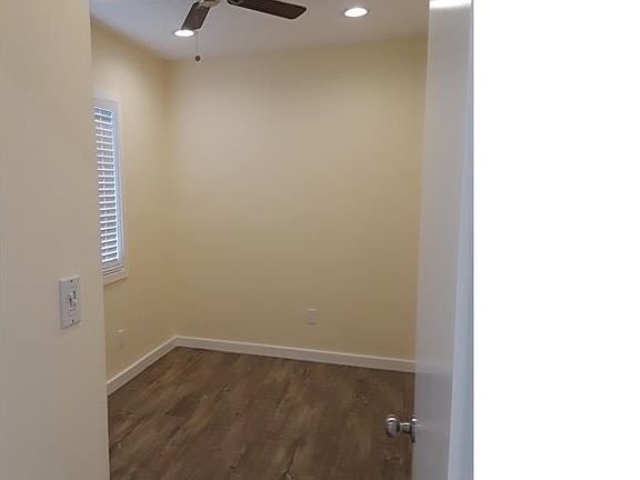 3rd image of 1052 W 57th St