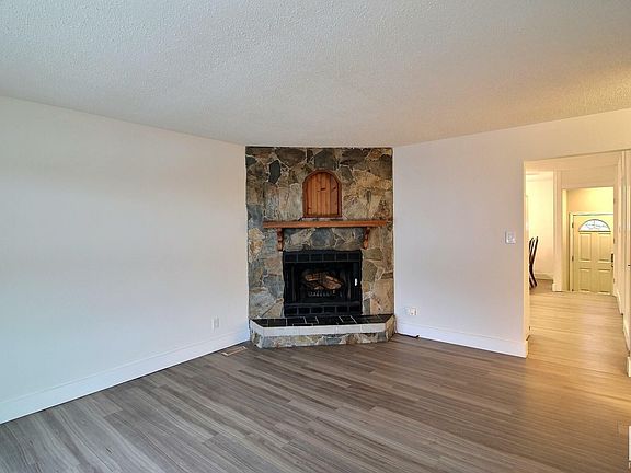 5th image of 5836 10th Ave NW