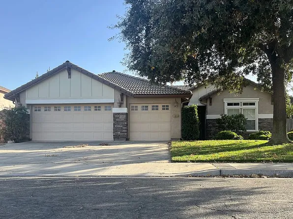 1905 W Mallard Way, Hanford, CA 93230