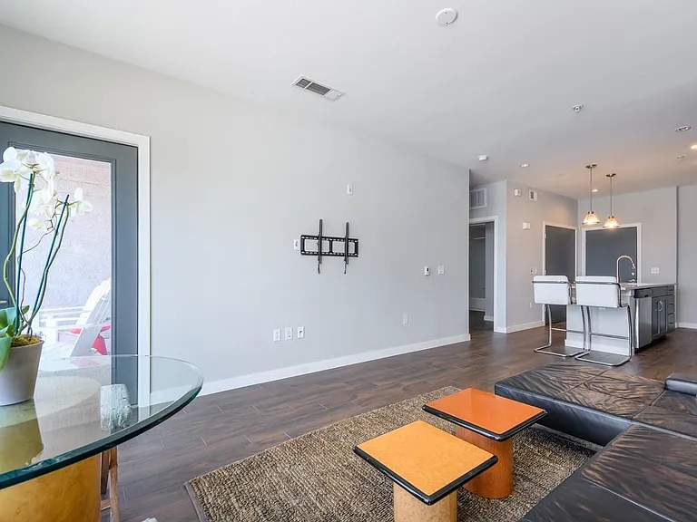 5609 Smu Blvd #202 — Photo 11