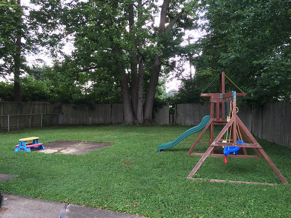 2nd image of 4404 Cloverleaf Dr