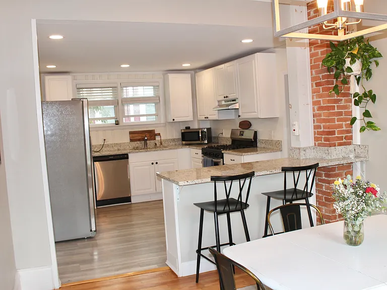 390 Bridge St — Photo 7