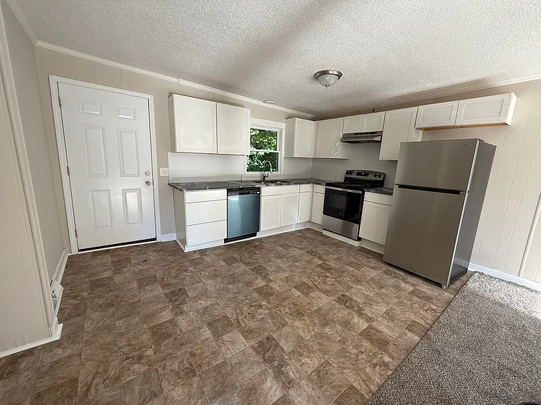 204 Vance Dr NE — Photo 7