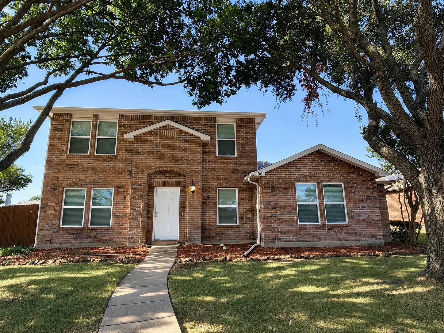 4 bed, 2.5 bath, 2293 sqft, $2,550 — Photo 1