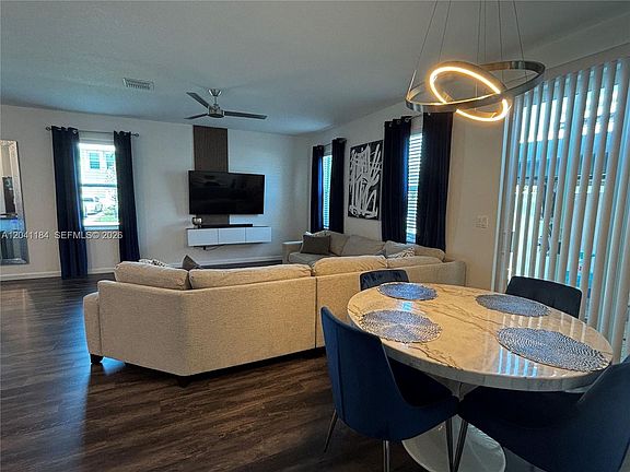3rd image of 6359 Sailpointe Ln
