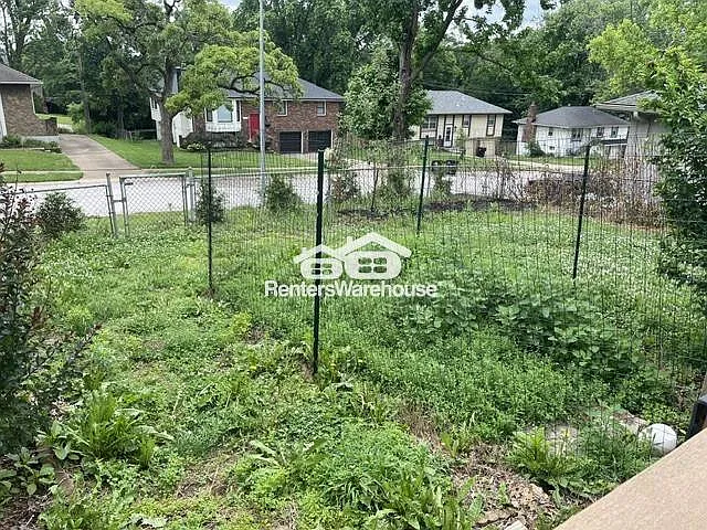 Corner lot close to shopping, easy highway access to 70 & 470 hwys — Photo 3