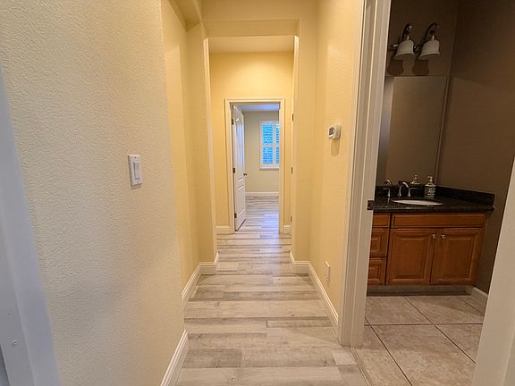 5th image of 701 W Woodside Ave #3