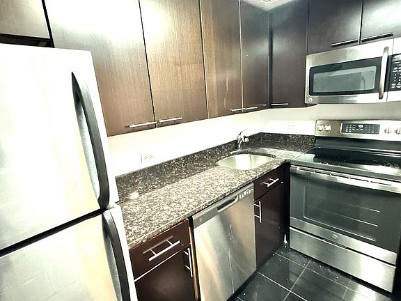 4th image of 240 E 90th St APT 5B