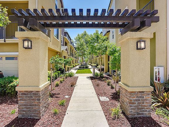 3rd image of 1261 Coyote Creek Way