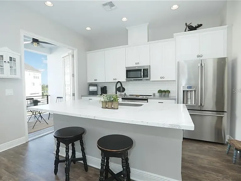 8451 Karrer Ter — Photo 2