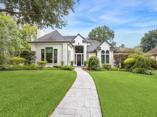 5111 Laurelwood Dr, Kingwood, TX 77345