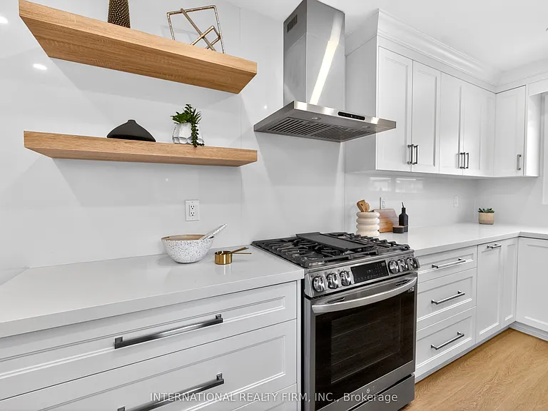 26 Dellbrook Cres — Photo 11