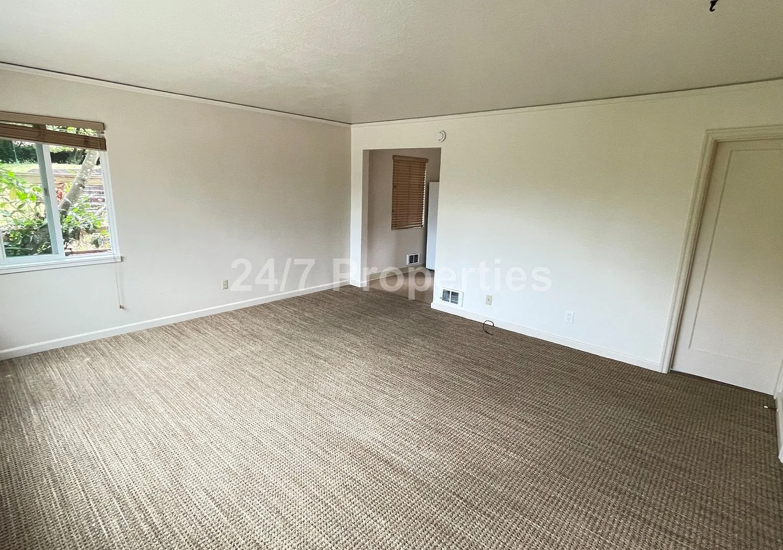 Vintage Studio Apartment Near OHSU and Marquam Park! — Photo 3