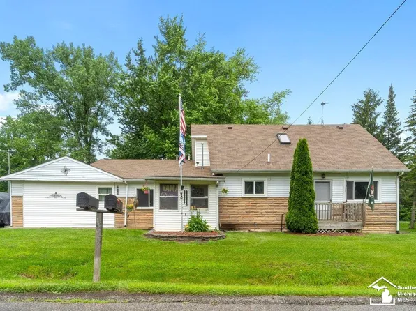 7395 Center St, Newport, MI 48166