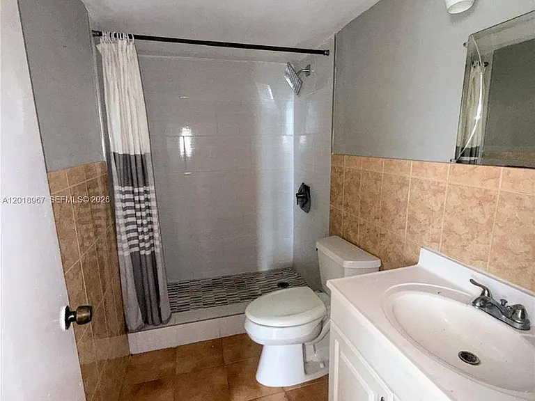 2025 NE 164th St #810 — Photo 12
